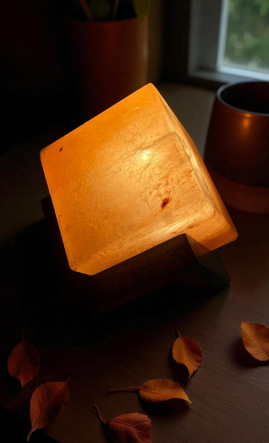 Diagonal Cube Salt Lamp